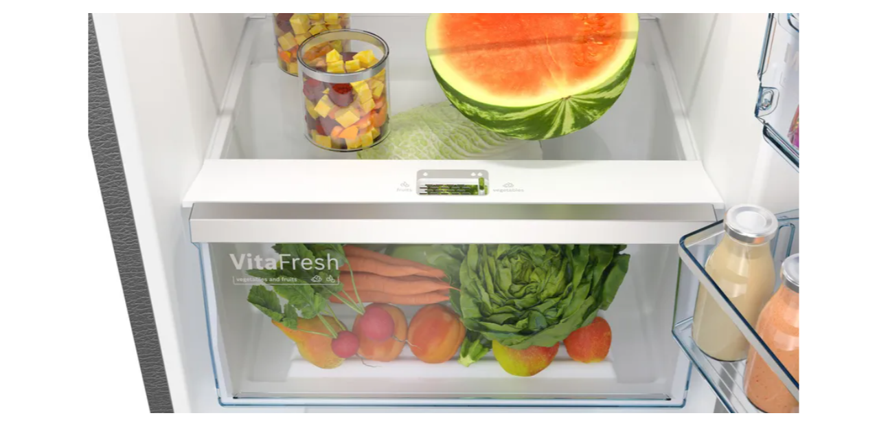 Bosch free-standing fridge-freezer with freezer at top CMC33S03NI - Image 3